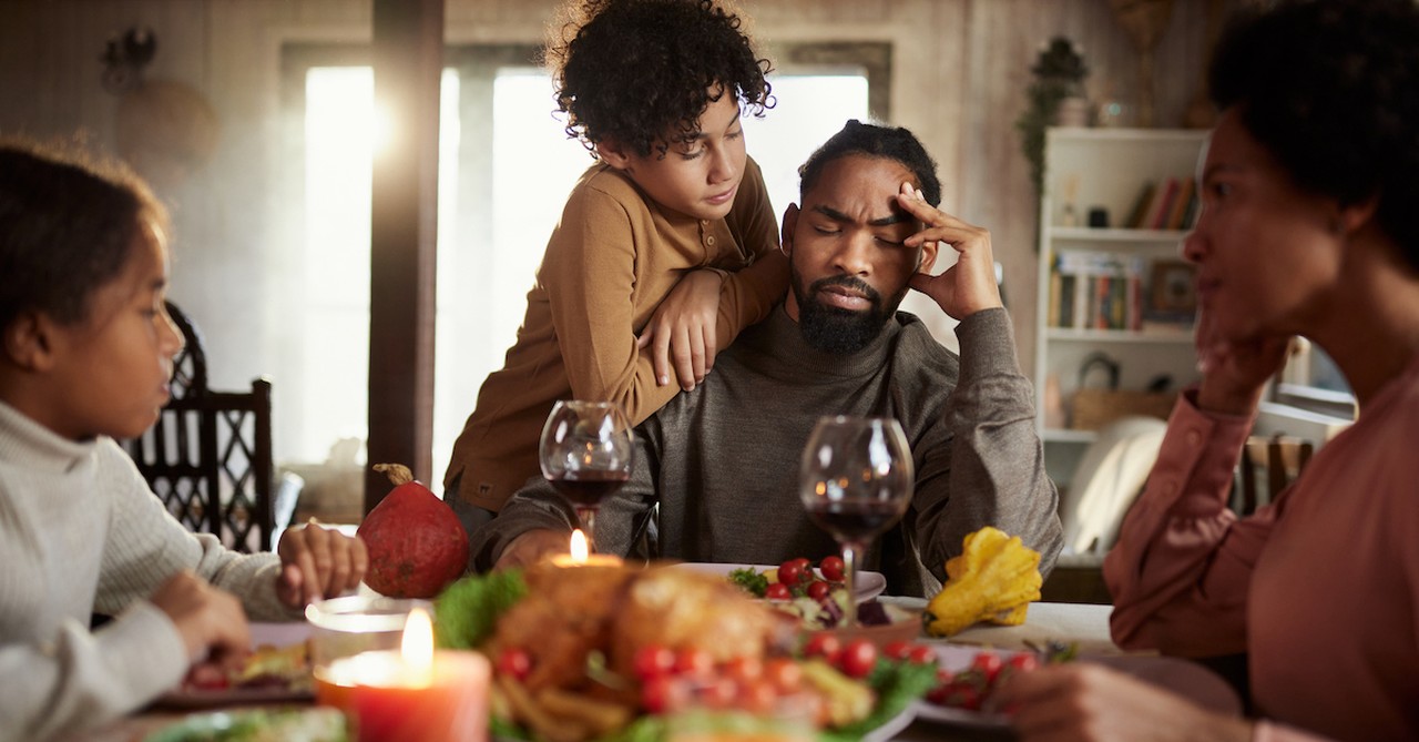 Thanksgiving family dinner conflict drama around the holidays