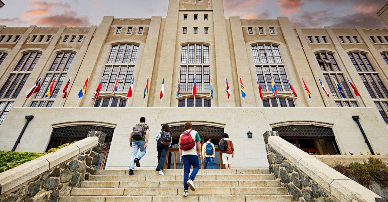 3 Prayers for the Graduate Moving Far from Home