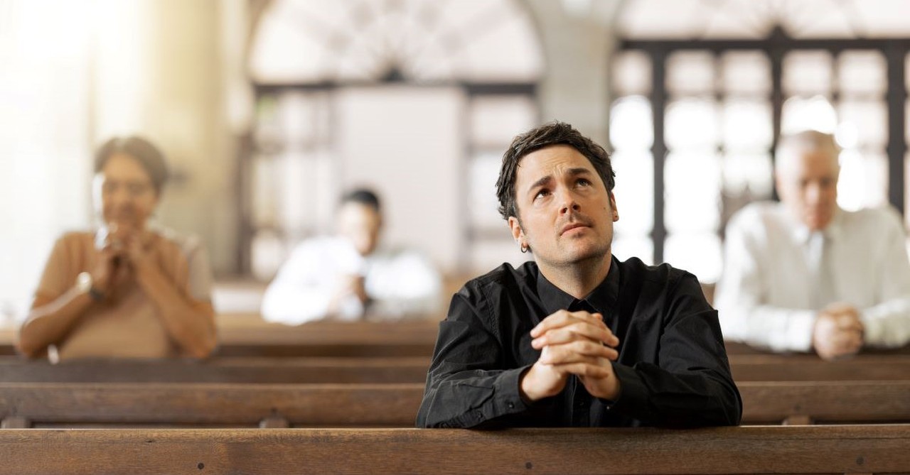 church pew praying pray christian churches sanctuary doubt looking up