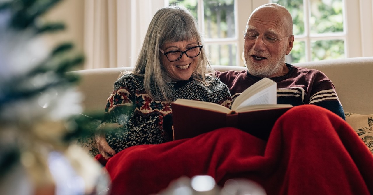 10 Acts of Kindness to Strengthen Your Marriage This Christmas