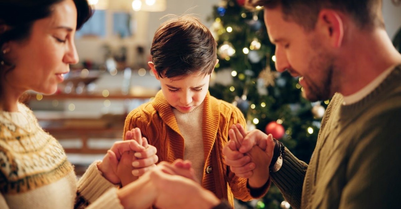 4 Prayers for Stepfamilies Inspired by the Themes of Advent