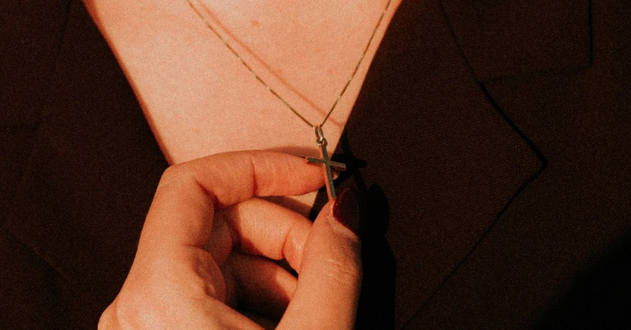 cross necklace
