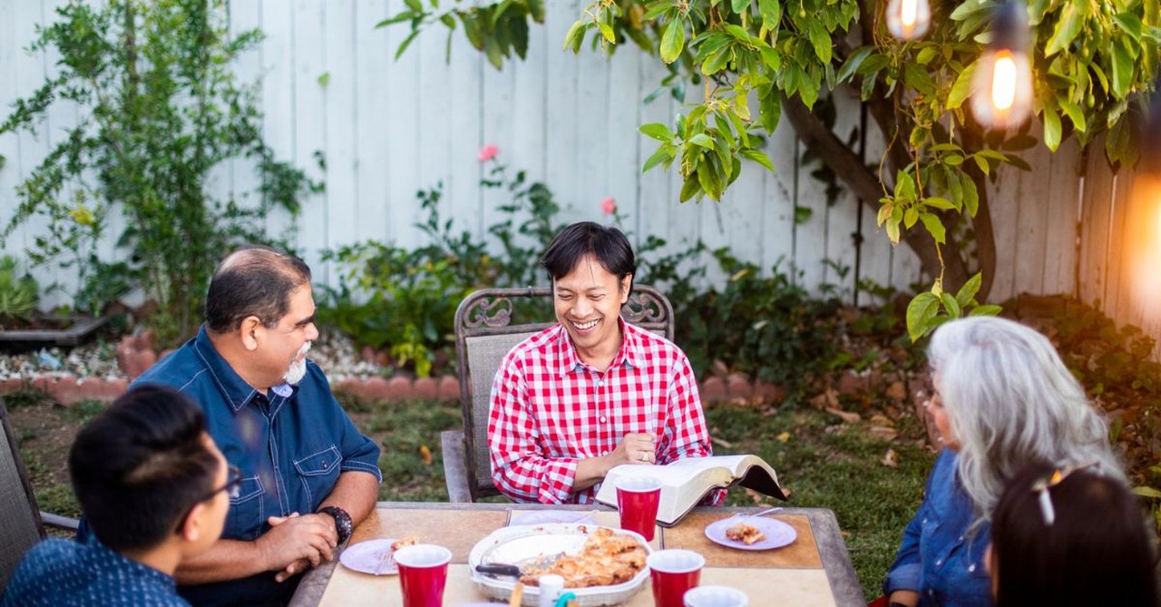 Group bible study; outdoor picnic; summer bible reading