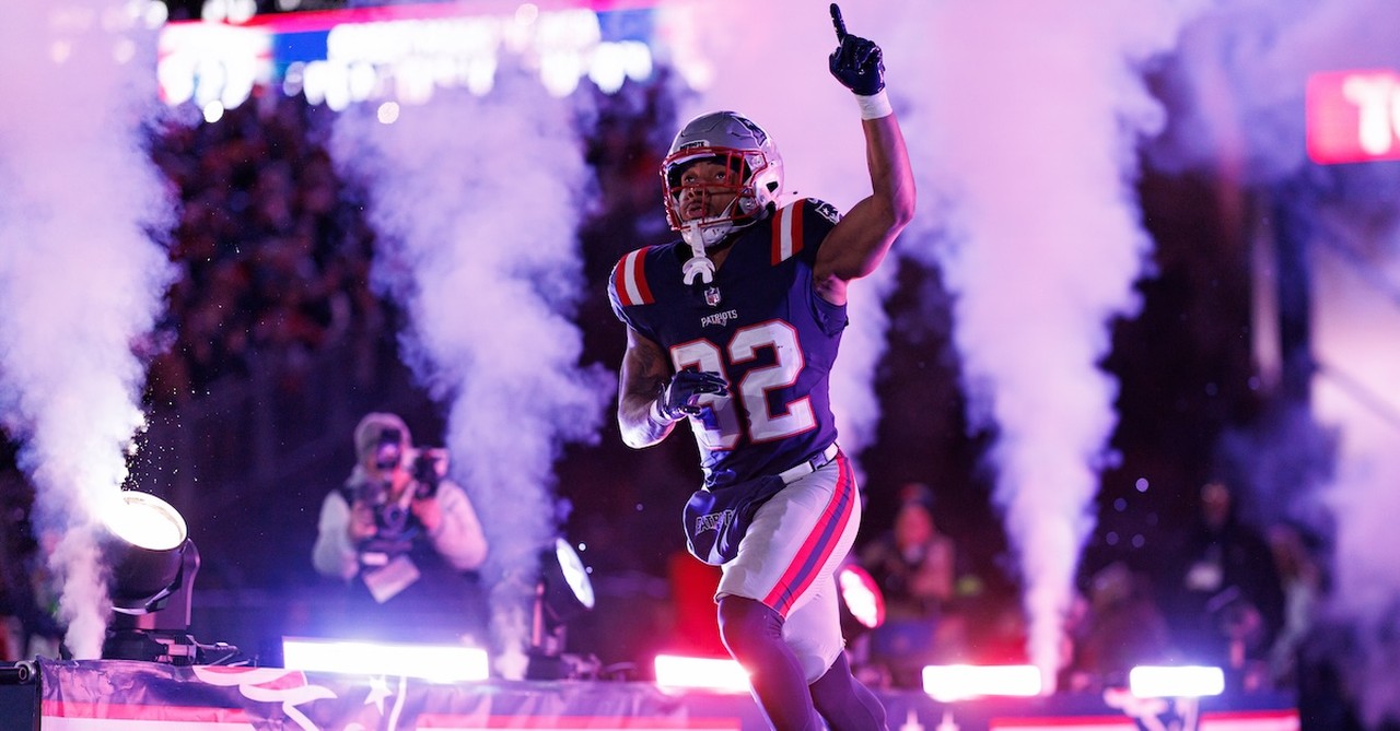 TreVeyon Henderson running onto the field during January 11 game 2026