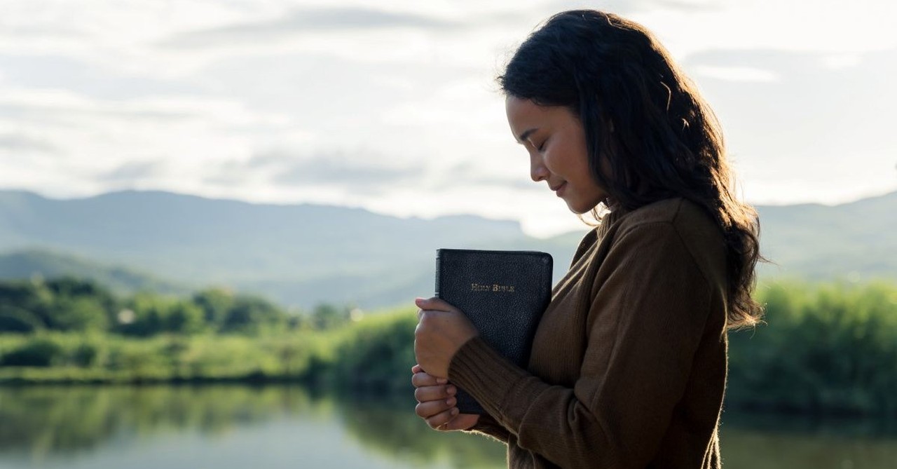 5 Biblical Examples of “Turning the Other Cheek” That We Can Learn From