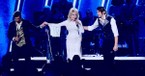 'I Still Believe' Dolly Parton and Choir Sing Touching Christmas Song