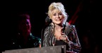 Dolly Parton and Natalie Grant Sing ‘Just A Little Talk with Jesus’