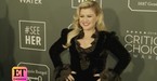 Kelly Clarkson Duets With Unsuspecting Street Busker Before Concert