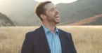 Chris Rupp Stunning ‘In The Garden’ A Cappella Rendition