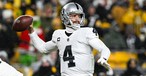 NFL QB Derek Carr 'Found Peace' in Christ after Disappointing Season: 'I Just Got in God's Presence' 