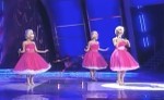  Carrie Underwood, Christina Applegate and Kristin Chenoweth Sing 60’s Mash-Up