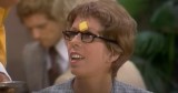 Carol Burnett’s Hilarious Struggle to Get Noticed at a Restaurant