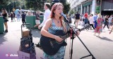 Busker Gives Beautiful, Captivating Performance of The Cranberries’ ‘Linger’