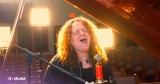 This Powerful 'Shout to the Lord' Performance Is a Must-Hear