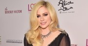 Avril Lavigne Cries Out to God in Emotional, Chart-Topping Song