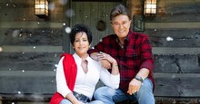 GODTUBE PREMIERE: T.G. Sheppard & Kelly Lang Release Music Video for 'Tender Tennessee Christmas'