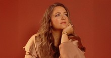 Leanna Crawford Debuts New Single 'Thank God' + Announces New Album