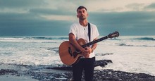 Phil Wickham Releases 'Everyday Hallelujah' EP Inspired by Upcoming Book
