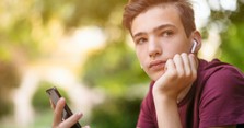 Study Links Smartphone Use to Mental Health Crisis among Teens