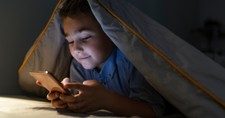 Parents and Teens Regret Early Smartphone Use, New Study Finds