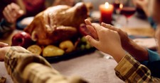 25 Short Thanksgiving Prayers and Blessings to Give Thanks