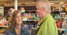 Woman Discovers Clerk at Grocery Store Has No Heat & Surprises Him with Kindness of Strangers