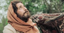 Jonathan Roumie Urges Christians to Make Social Media a Tool for the Gospel