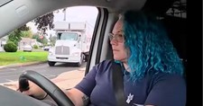 Pennsylvania Mail Carrier Saves Car Crash Victim after Spotting Him on Her Route