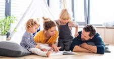 4 Practical Ways to Lead Our Kids in the Faith