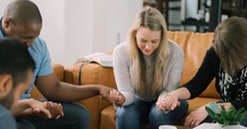6 Closing Prayers for Small Groups That Help the Truth Take Root