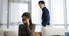 9 Signs to Identify a Controlling, Dominating Spouse