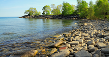 A Decade After Wedding Ring Vanished in Lake, Young Niece Spots It Shimmering