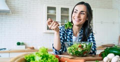 What Is the Daniel Fast in the Bible? Foods to Eat and Avoid