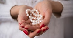 What Does ‘Do Not Cast Your Pearls Before Swine’ Mean in Matthew 7:6?