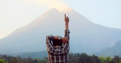 7 Beautiful Psalms of Praise in the Bible