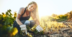 How to Recognize Spiritual Weeds in Your Life - (Matthew 7:18) - Your Daily Bible Verse - December 1