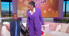 Jennifer Hudson Sings ‘Walk With Me, Lord’ Duet With Viral Kid Reporter