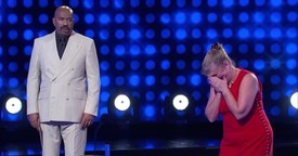 After Daughter Gets Every Top Answer, Steve Harvey Is Nervous For Mom’s Turn