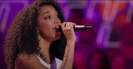 The Voice Contestants Dazzling 'Can't Take My Eyes Off Of You' Duet