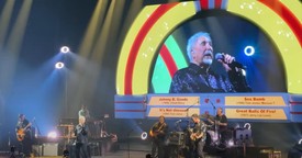 Tom Jones 'Johnny B Goode' Rocking Live Cover Performance