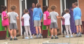 Group of Kids Brings Joy to a Woman’s Day with Heartwarming Surprise