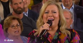 Stunning Performance of ‘Amazing Grace (My Chains Are Gone)’ 