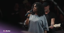 CeCe Winans, Darlene Zschech Lead Powerful ‘Shout to the Lord’ Performance