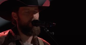 Country Singer’s Stunning Audition Earns a 4-Chair Turn on The Voice