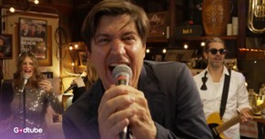 Middle Aged Dad Jam Band Nails Fantastic Cover of ‘Jessie’s Girl’