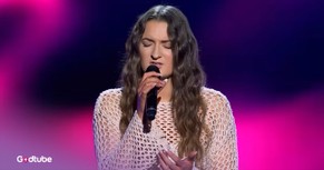 Teen's Powerhouse 'Iris' Performance on The Voice Gets 4-Chair Turn