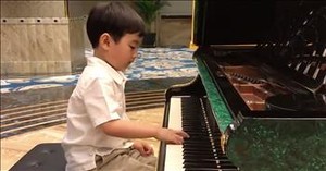 Five-Year-Old Piano Prodigy Plays Chopin
