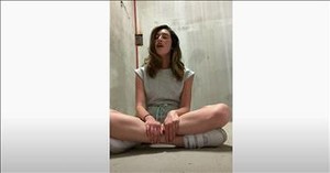 1 Woman Sings Chilling Titanic Hymn In A Stairwell