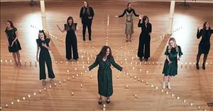 A Cappella Women's Choir Performs 'The First Noel'