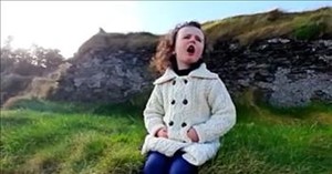 4-Year-Old Irish Singer Performs 'Danny Boy' 
